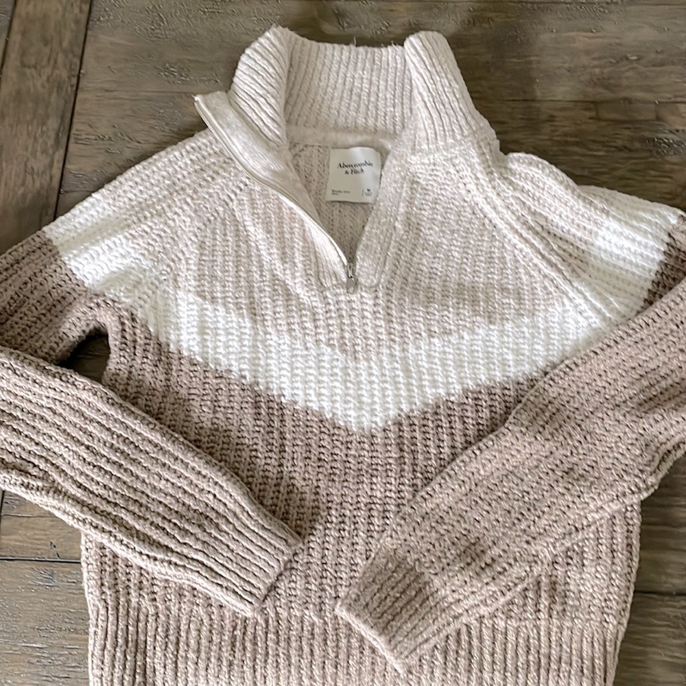 Abercrombie womens M sweater
